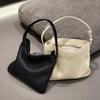 Borsa a secchiello casual in pelle bovina di primo strato, borsa tote minimalista di alta gamma, borsa in pelle versatile leggera e alla moda a spalla singola o diagonale