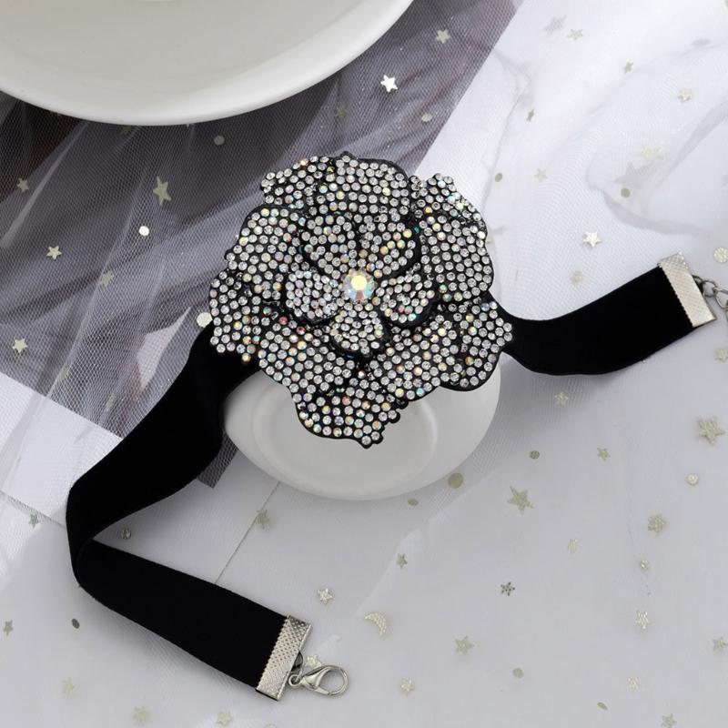 Exaggerated Romantic Big Flower Rhinestones Clavicle Chain Bracelet for Women Elegant Adjustable Choker Y2K Accessories