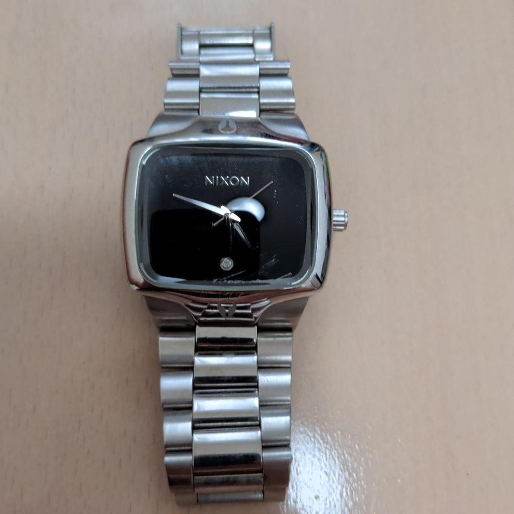 Used NIXON men's watch analog quartz