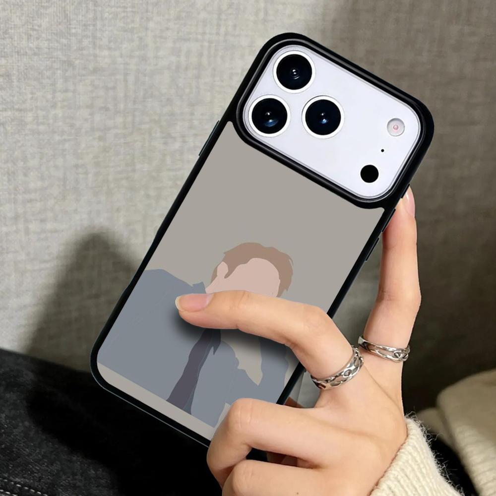 Capa Case for iPhone 17 Air 16 Pro Max 15 Plus 11 13 Mini 14 12 Back Phone Cover Robert Pattinson iPhone17