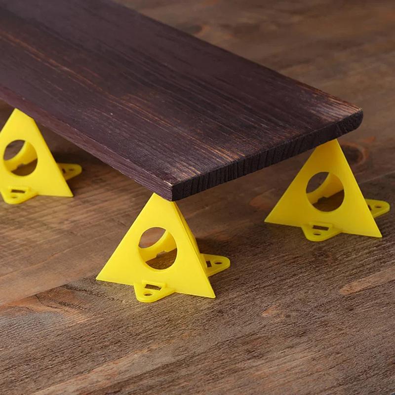 

20Pcs Woodworking Paint Bracket Set Yellow Painted Plastic Cushion Block Spray Painting Air Dry Coated Triangular Bracket червоний