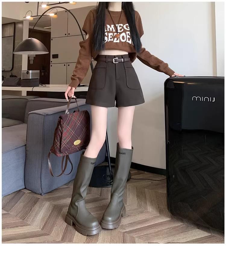 Women's High-Waist Woolen Shorts: Slimming, Casual Wide-Leg Bootcut Pants for Autumn/Winter 2024 in Small Sizes.