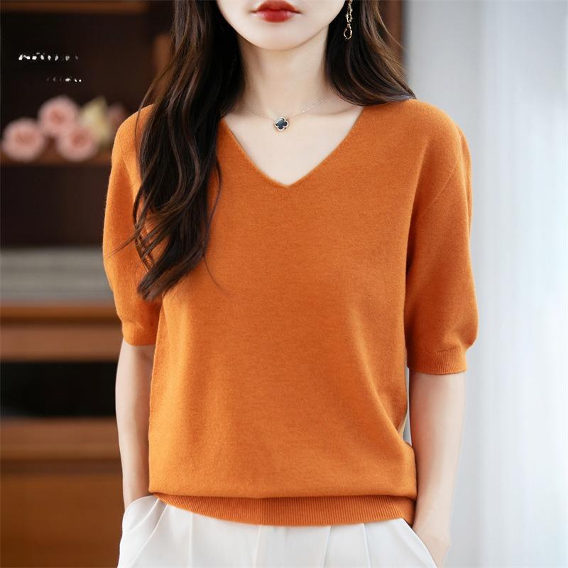 Knitted Short-sleeved T-shirt for Women A Thin V-neck Half-sleeve Top for Summer and Autumn