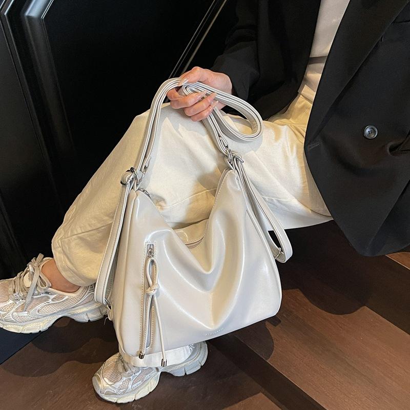 Large-capacity commuter tote bag women's 2025 new niche design shoulder bag multi-functional Korean version of casual backpack