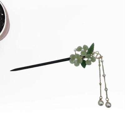 Ancient-style Jade Hairpin with Pearl Tassels, Traditional Hanfu Headpiece for Women