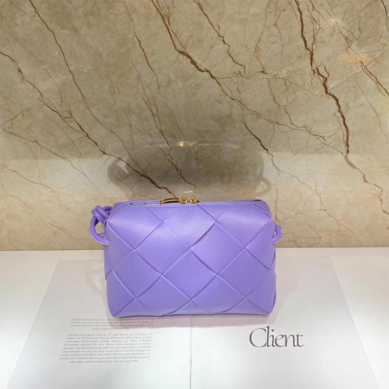 2024 Fashion Trend Handwoven Cowhide Shoulder & Crossbody Bag with Knot Design