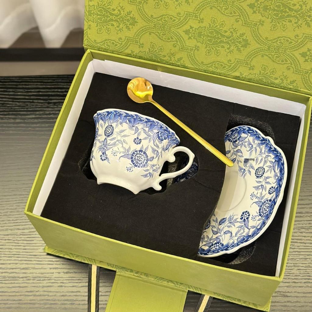 Squisito Set di Tazza da Caffè e Sottotazza in Ceramica Blu e Bianca Retrò