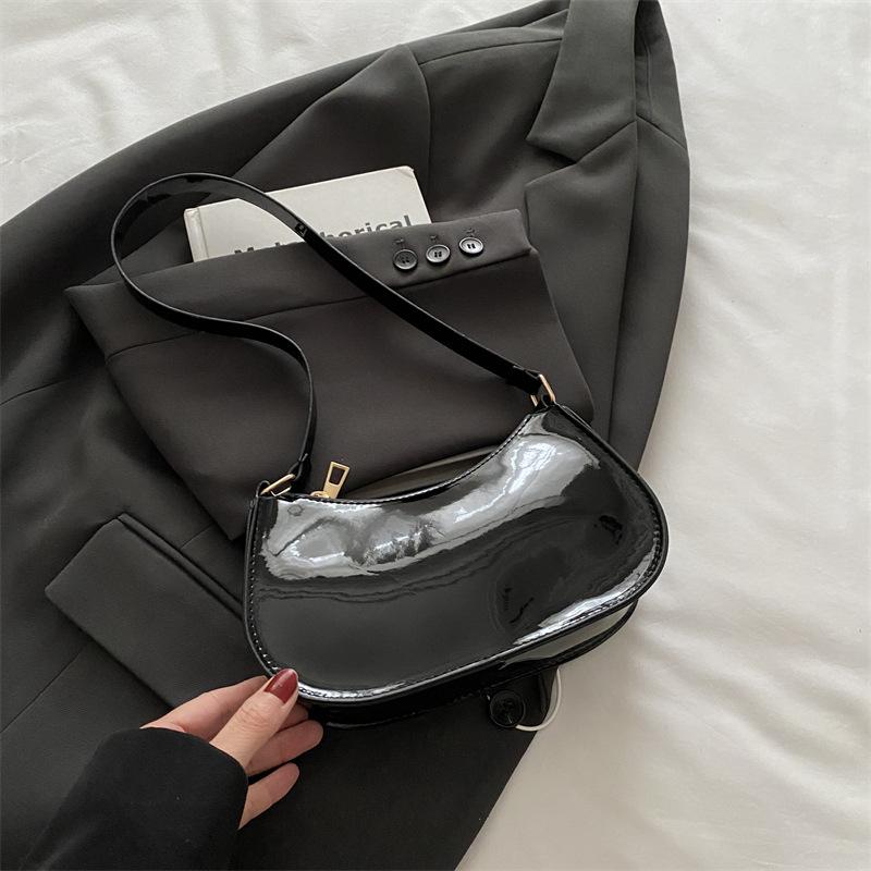 

Сумка 2025 года, новая тенденция, универсальная сумка, простая сумка через плечо, сумка через подмышку, краска, пикофарад, сумка-палка чёрный