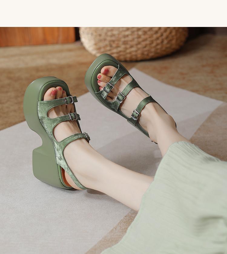 Thick-soled Fashionable Beach Sandals for Women In Summer Simple and Versatile High-heeled Sandals for Women