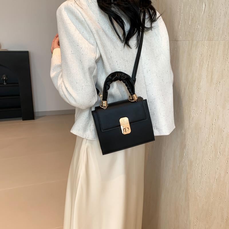 Luksusowa Niszowa Torba Crossbody dla Kobiet Nowa Moda Ręczna Mała Kwadratowa Torba Wiosna i Lato Wszechstronna Retro Torba na Ramię