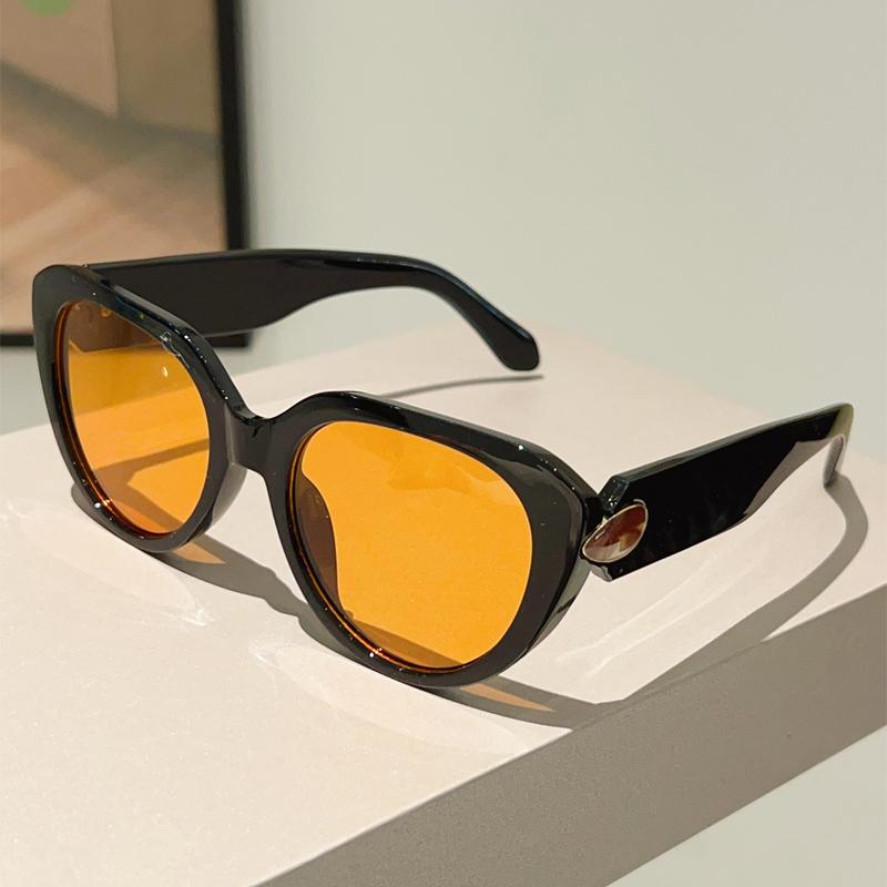 Oversized Cat Eye Sunglasses Women New Fashion Candy Color Rim Decor Sun Glasses Lady Trendy Brand Design Outdoor Shades