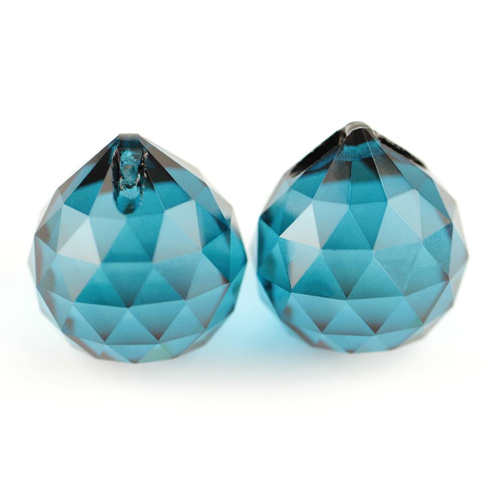 Boules suspendues en cristal K9 de différentes couleurs 15 mm/20 mm/30 mm/40 mm Prismes en verre Boules facettées Feng Shui Décoration d'arbre de mariage de fête d'hôtel