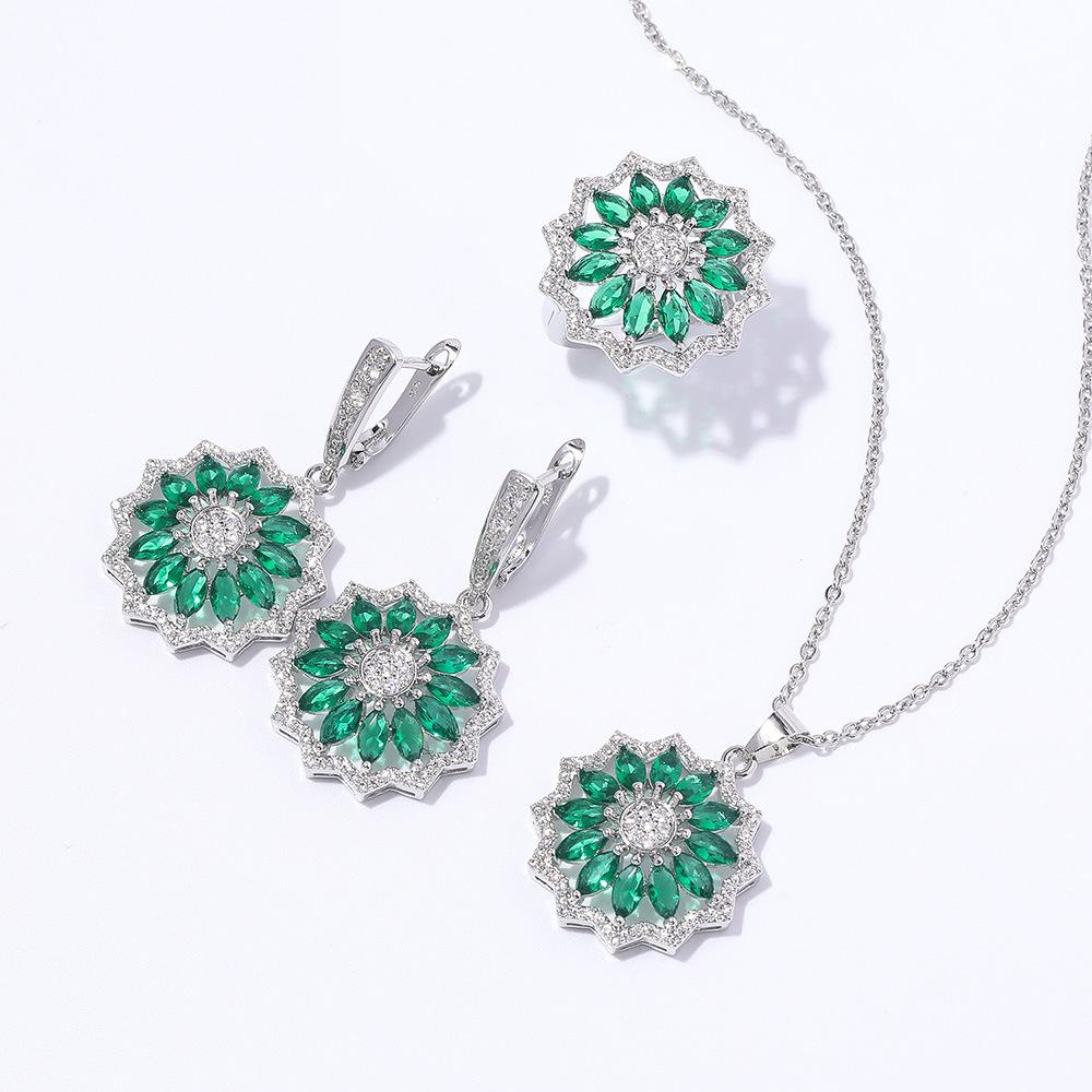 

Европейский и американский преувеличенный цирконовый набор ювелирных изделий Высококлассное и легкое роскошное ожерелье серьги кольцо Size 10 ring set