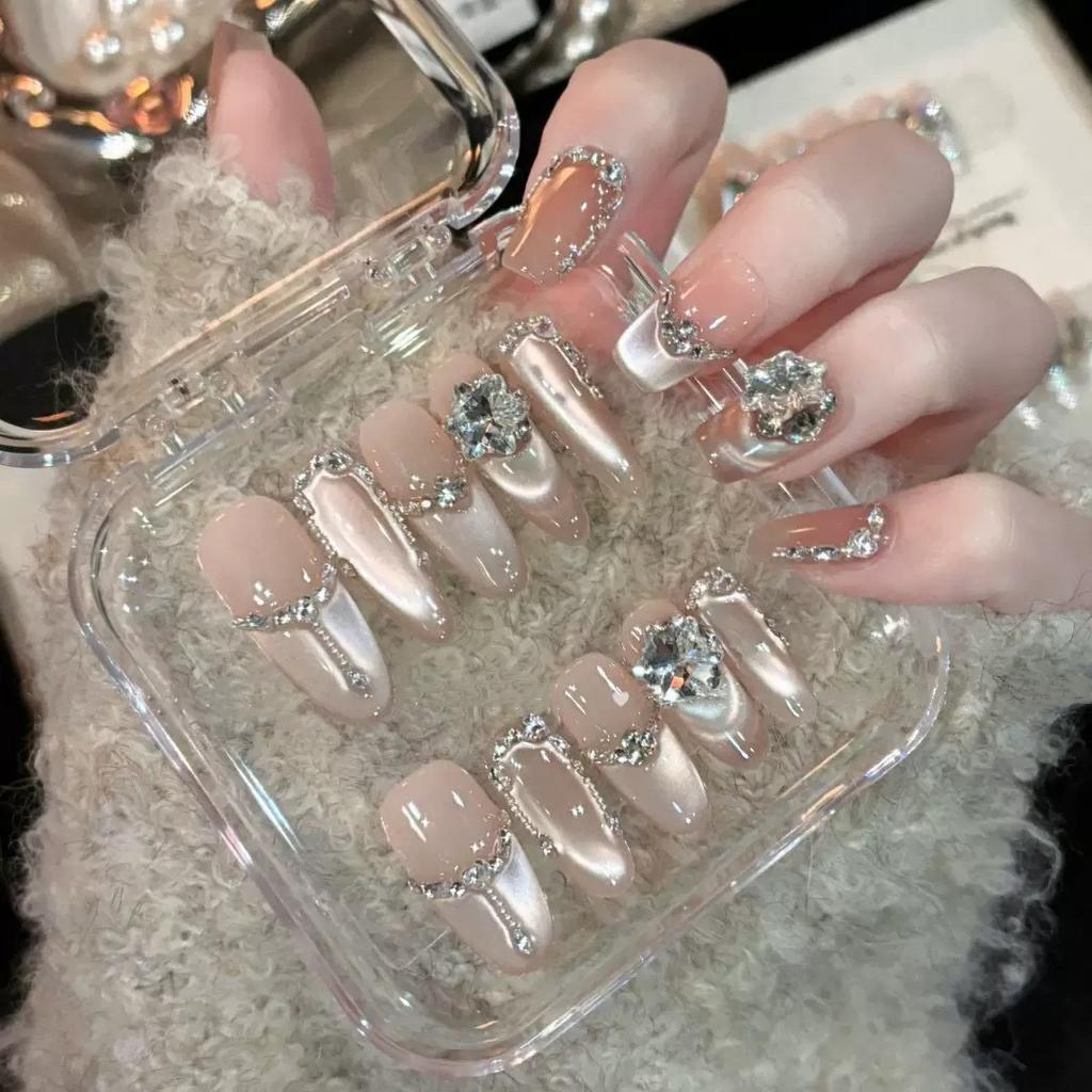 Light Luxury Full Diamond Silver White Cat's Eye Handmade Wearable Nails, Elegant and White, Gentle and High-end, Nail Art Stickers, False Nails