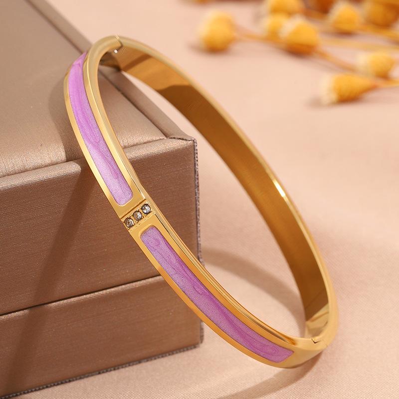 Hot-selling titanium steel bracelet, girls' high-end sense of fashion, popular light luxury in Europe and the United States, Gypsy star love diamond