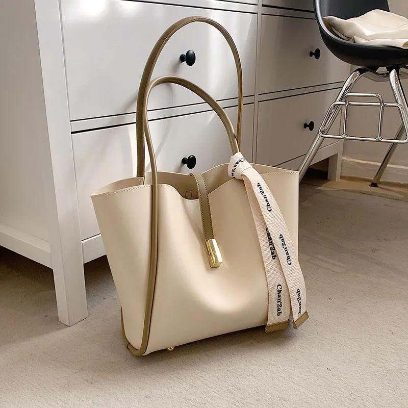 Versatile Armpit Bag Bucket Bag Women's Large Capacity Backpack Vintage Handbag Autumn and Winter