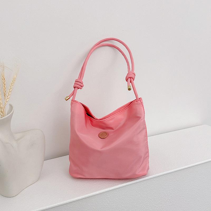 

Internet celebrity popular small square bag women s 2024 summer new shoulder bag Korean version trendy fashion casual simple messenger bag рожевий