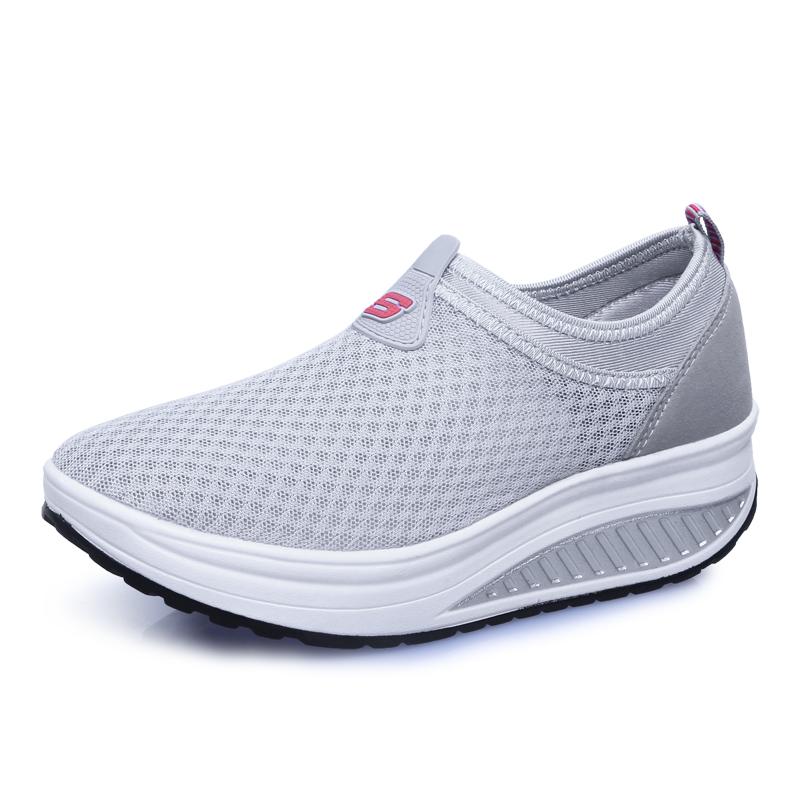 Women Mesh Shoes Outdoor Travel Oversized Swing Shoes Thick Soled Sports Wedge Shoes Casual Mid Heel Breathable Comfortable