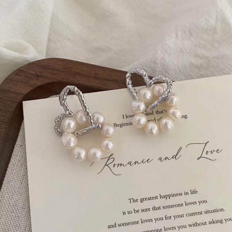 Elegant Pearl Heart Earrings - French Design, Simple, Gentle, and High-Class