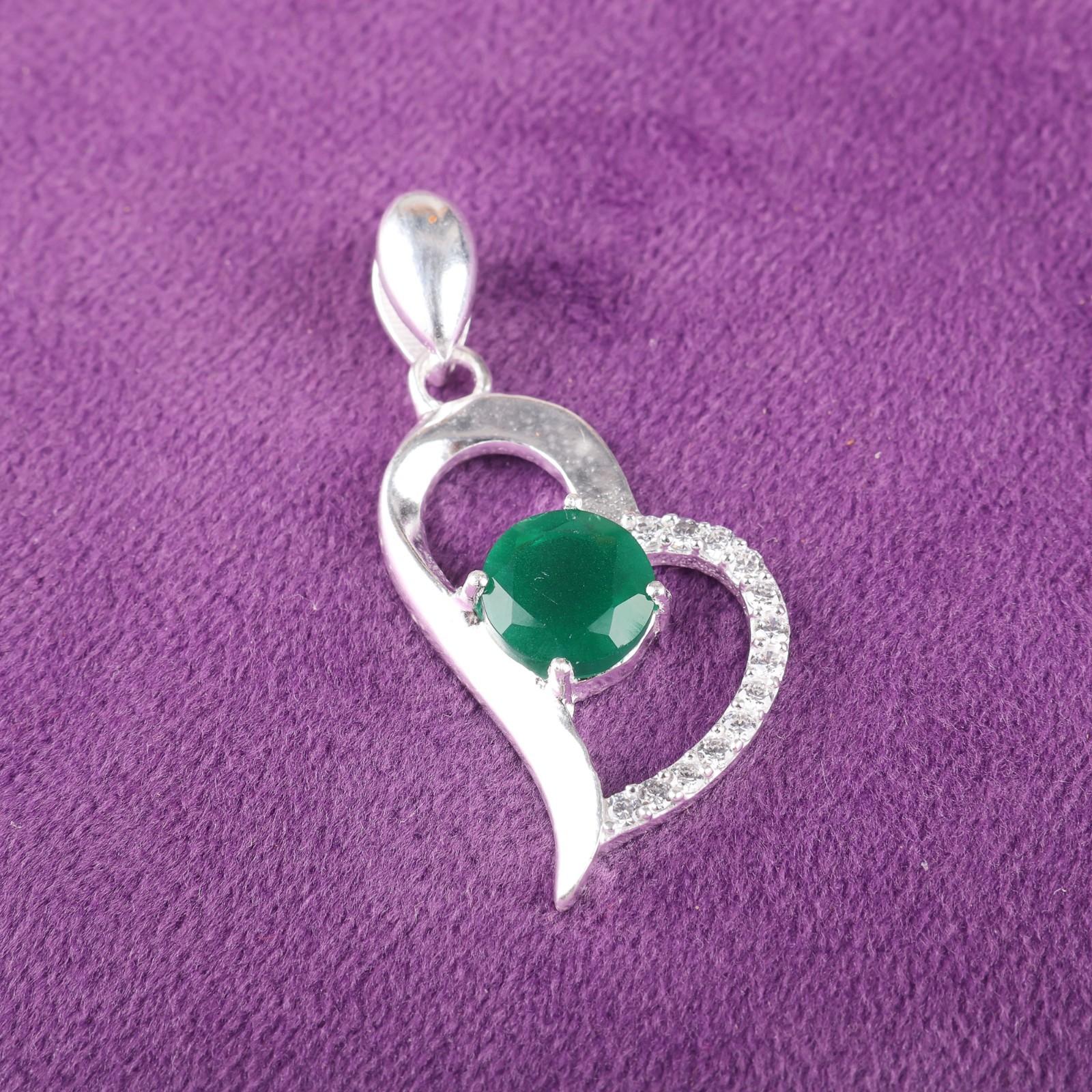 

Green Onyx Gemstone 925 Sterling Silver Jewelry Zircon Pendant 1.37 For Bridal CZP-5-15