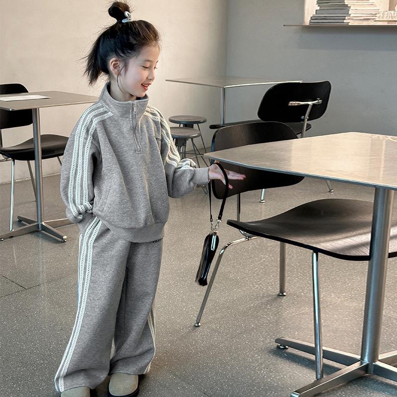 Autumn 2025 Girls' Sportswear Set: Stylish Children's Sweatshirt & Sweatpants Two-Piece