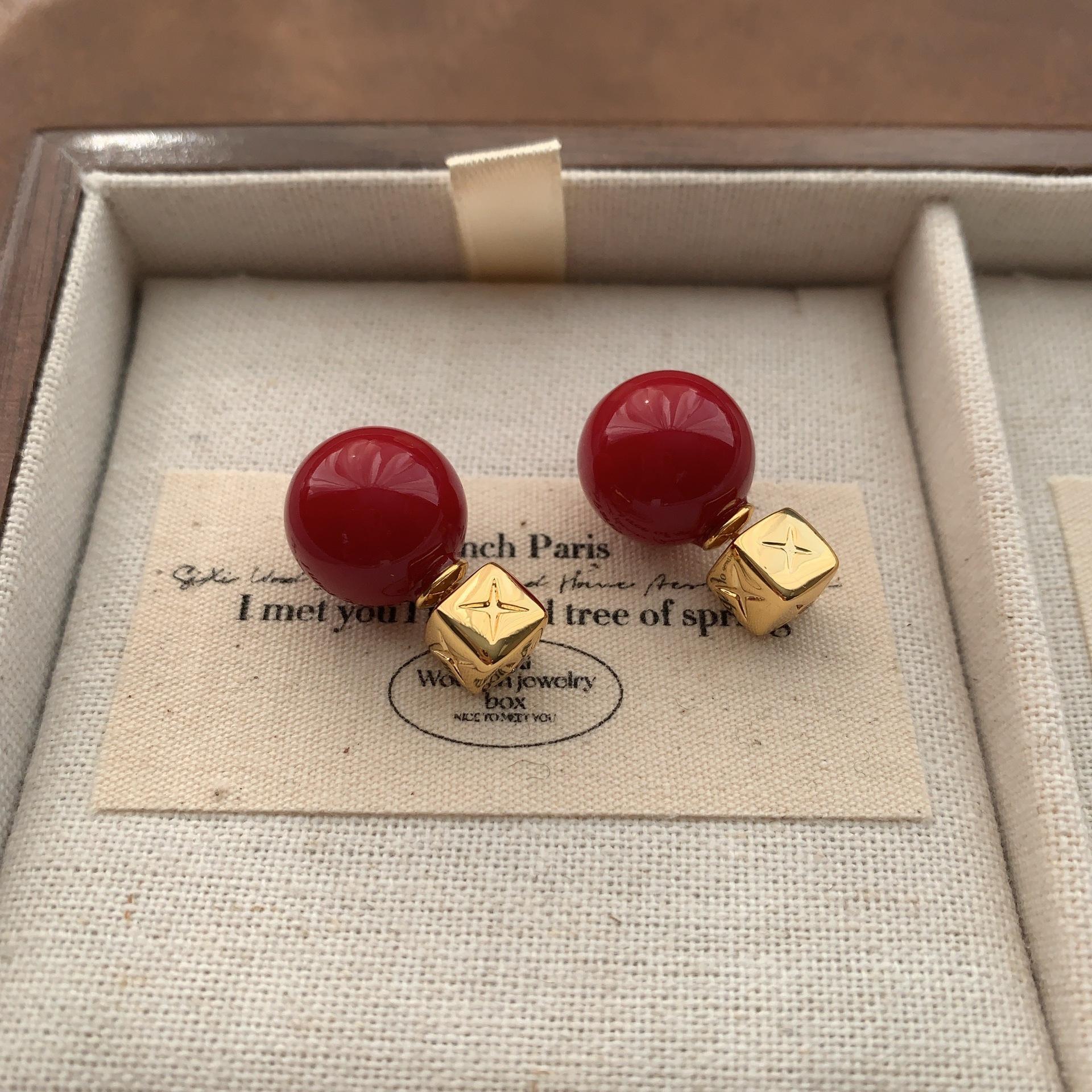 Premium Non-Monotonous Pearl Stud Earrings, Sweet, Elegant, Exquisite And Simple Niche, Daily Versatile Stud Earrings For Women