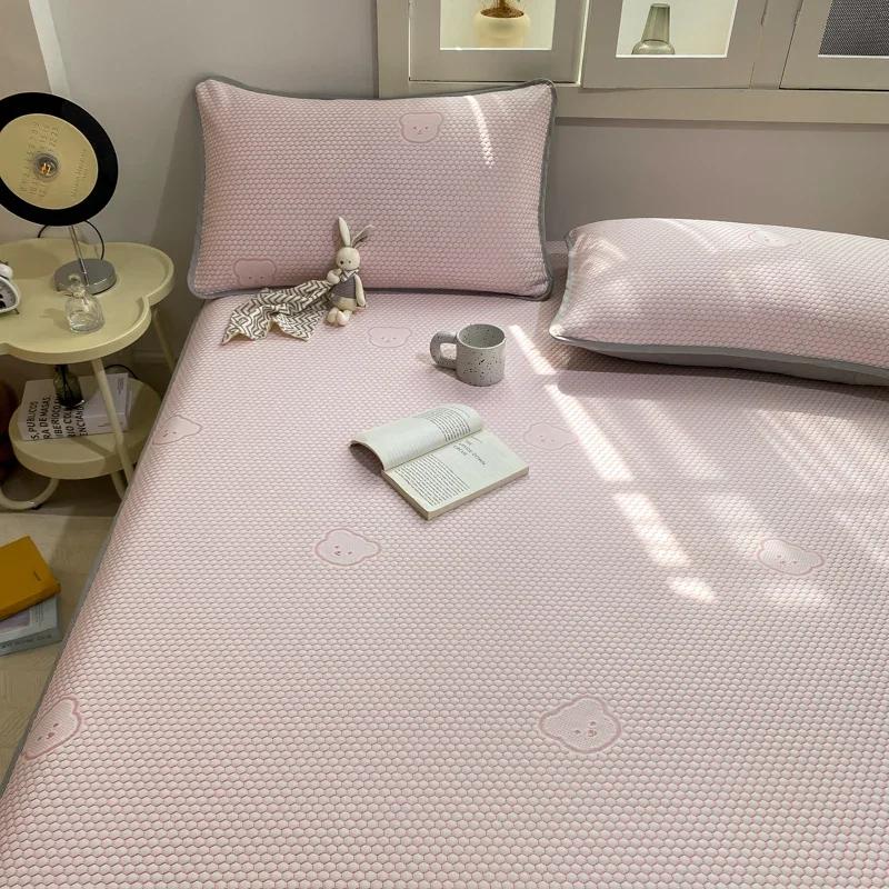 Hot New Product Ice Bean Jacquard Little Ice Bear Series Cold Mat with High Aesthetic Value Ice Bean Soft Mat Bed Sheet