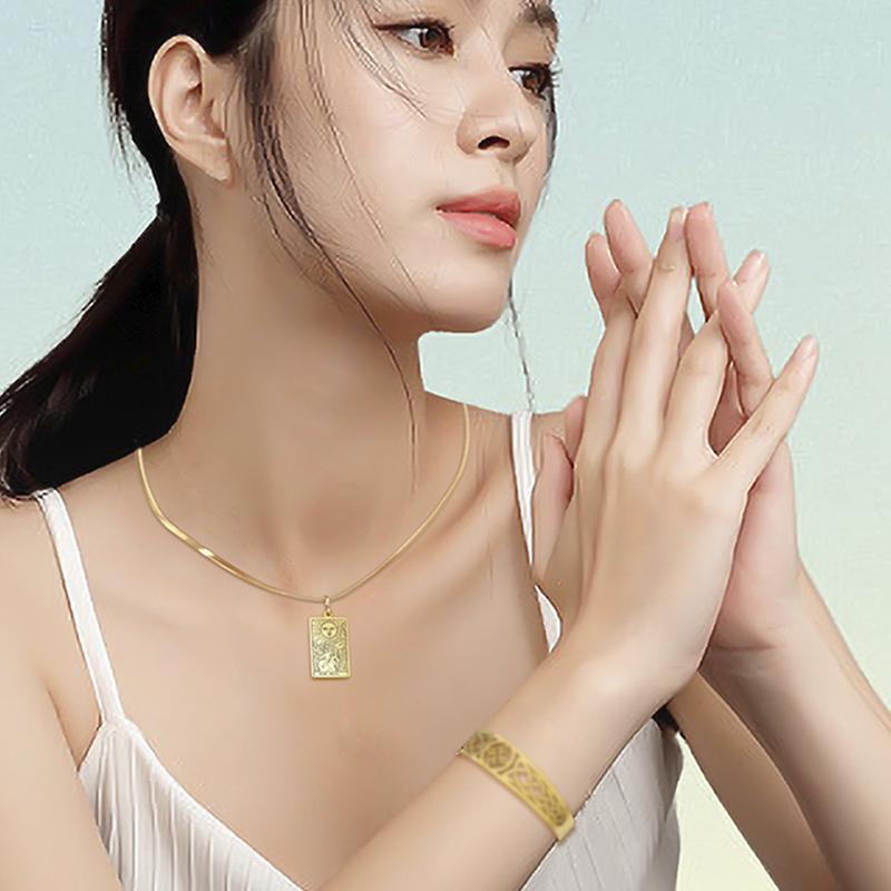 LIKGREAT Major Arcana Tarot Card Necklace Stainless Steel Snake Chain Necklace Vintage Amulet Moon/Sun/Star Tarot Jewelry Gift