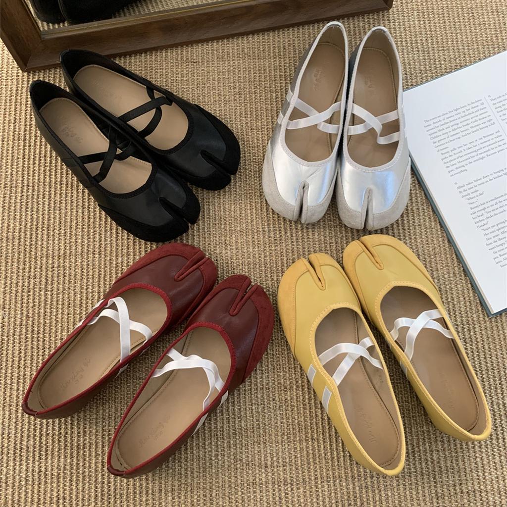 IPPEUM Tabi Sneakers Shoes Black Red Split-Toe Ballet Flats Women Pu Leather Mary Janes Shoes