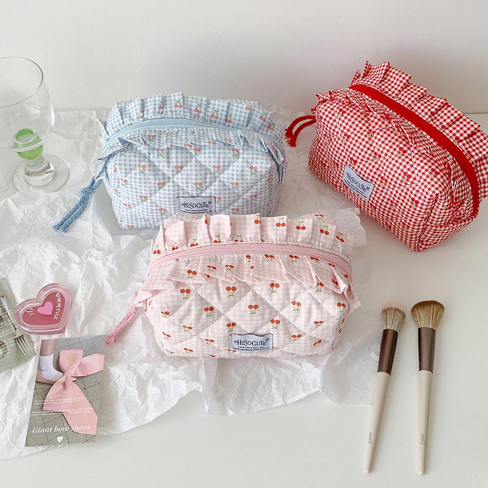 Korean-Style Plaid Makeup Bag: Little Cherry Skincare & Toiletries Travel Storage