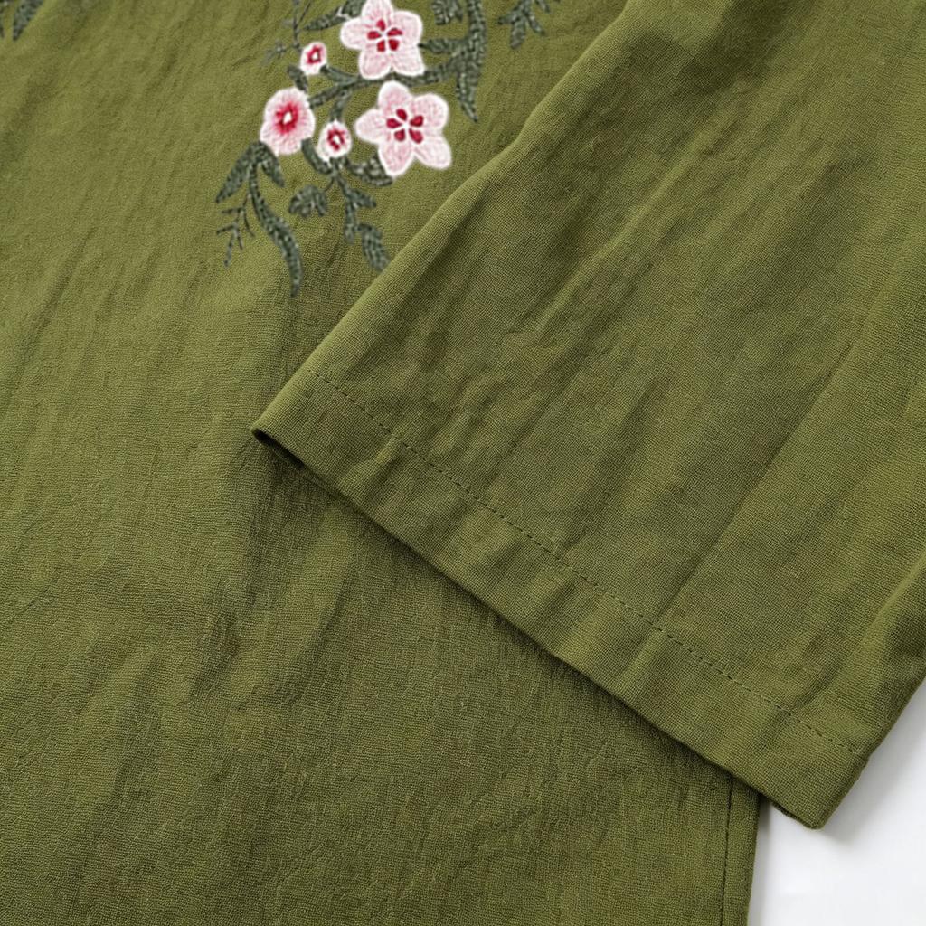 Modisches Lässiges Lockeres Damen-T-Shirt-Oberteil mit Stickerei und Knopfleiste, V-Ausschnitt