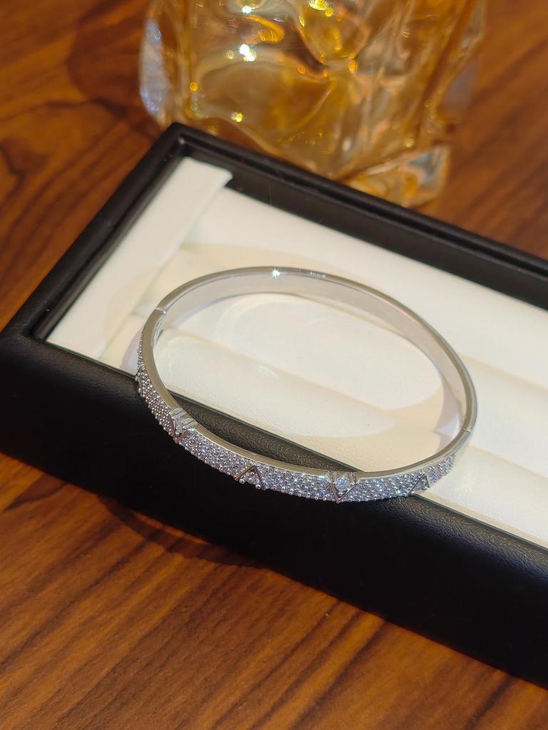 Luxurious Zircon Flower Diamond Bracelet – Elegant, Trendy, Versatile Accessory