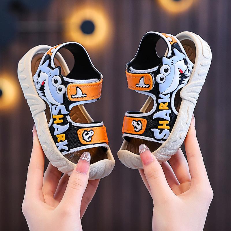 New trendy summer sandals for boys, stylish soft-soled shoes for older children, stylish children's and toddler boys' beach shoes