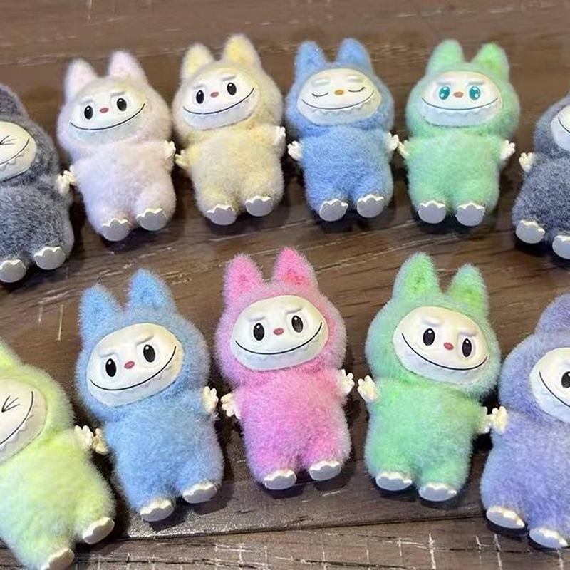 1 Stück Mini Labubu Sitzende Haltung Puppe Actionfigur Modell Desktop Ornament