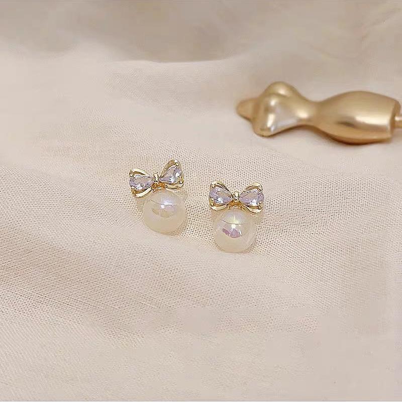 Princess Stylish Mermaid Pearl Earrings Sparkling Zircon Stones Fashionable And Delicate White Color