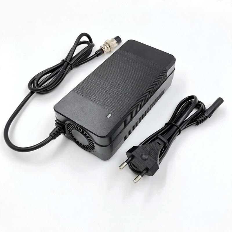 67,2V 2,5A Schnellladegerät für 60V Schubkarre harley Citycoco 16S 60V Lithium-Batterie GX16 Stecker mit Lüfter 100-240V