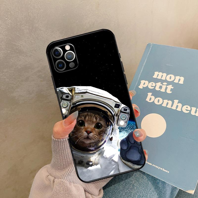 funny Cute Kitty Cat Aesthetic Case For iPhone 17 Air 16 15 14 13 11 12 Pro Max 13 mini XR 15 16 Plus 16e Back Cover Shell