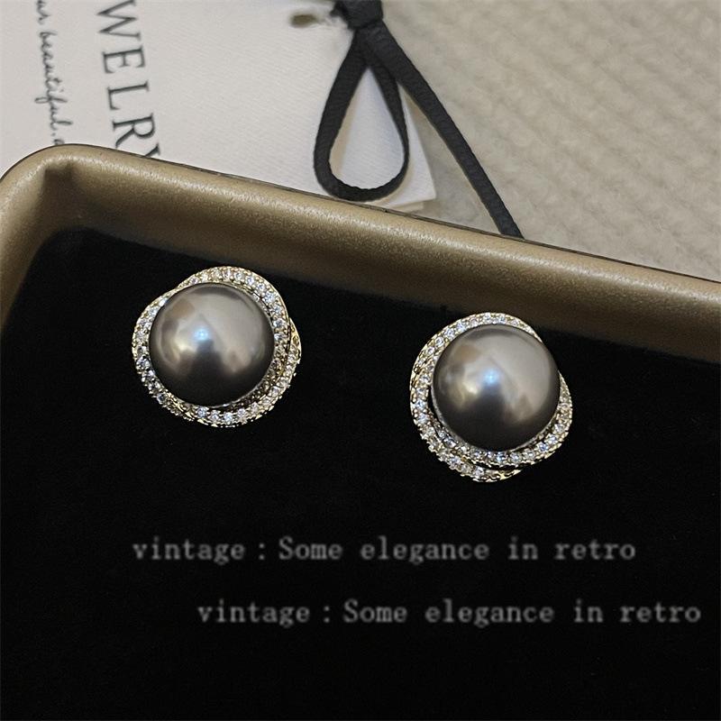 Elegant Princess Diamond Pearl Earrings: Luxurious, Versatile, and Exquisite Studs in a Fashionable Style