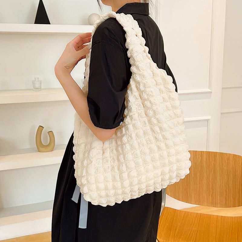 Trendy Shoulder Bag Niche Design Cloud Pleated Tote Bag Simple Waffle Large Capacity Armpit Bag