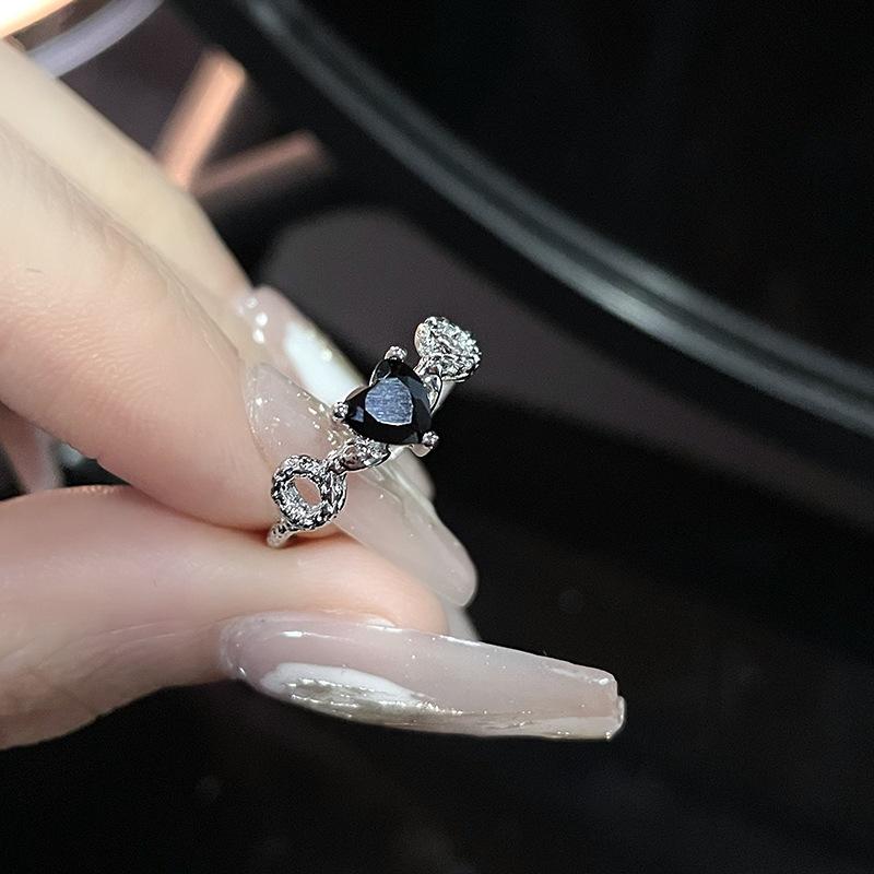 Niche Design Moonstone Cold Wind Dark Personality Gemstone Open Ring Advanced Sense Index Finger Ring Female