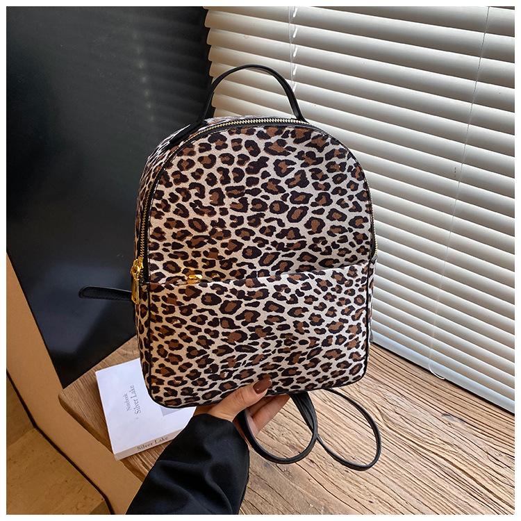 

Leopard print retro backpack women s leisure niche design student class schoolbag trend lightweight travel backpack хаки
