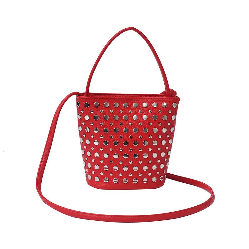 

New rivet women s bag trendy cool fashion shoulder bag new bucket bag handbag bag червоний