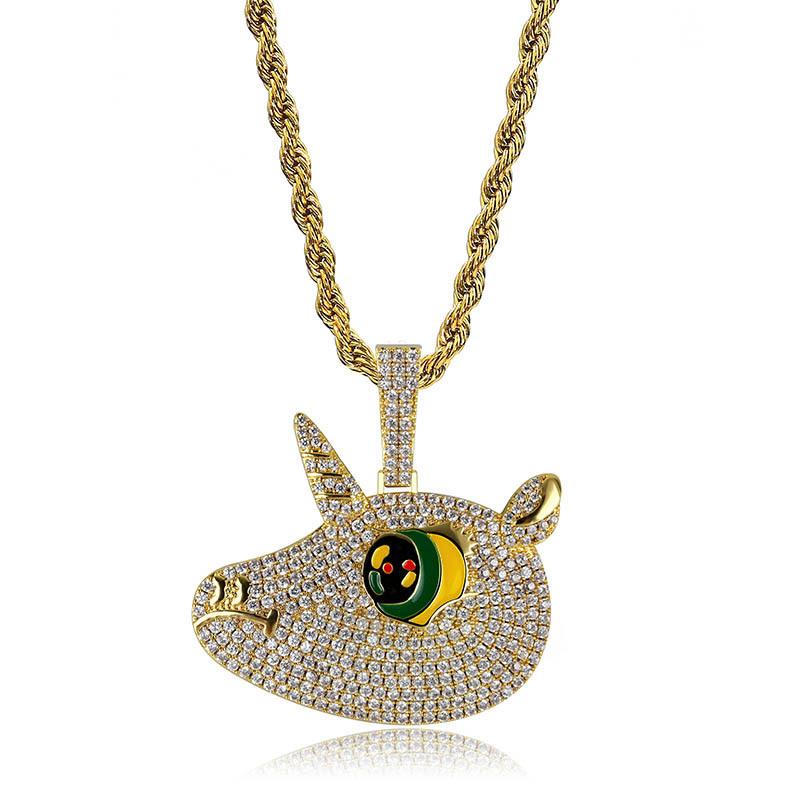 

Популярная мода и персонализированный кулон-единорог из Европы и Америки. Милый цвет с большими глазами и микро-инкрустацией цирконами.