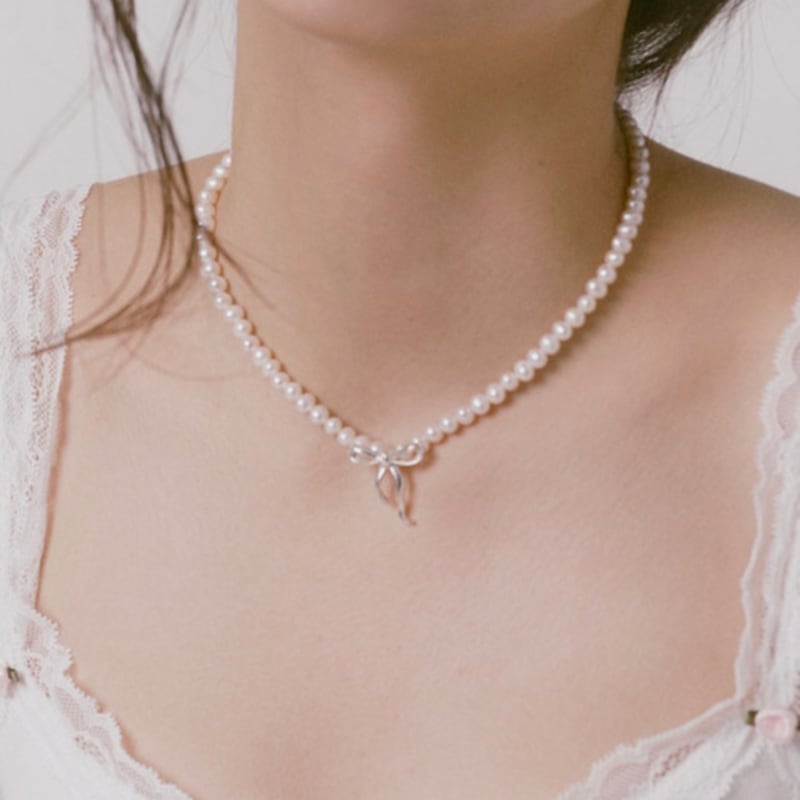Nuavo Ribbon Tie Pearls