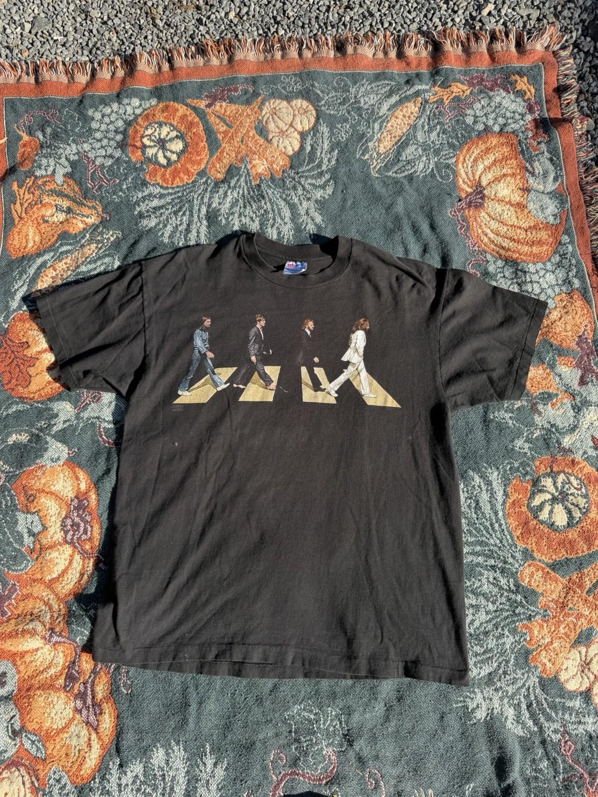 Vintage 90s The Beatles Band Music Abbey Road Crossing men Black Shirt Size XL Unisex T-Shirt S