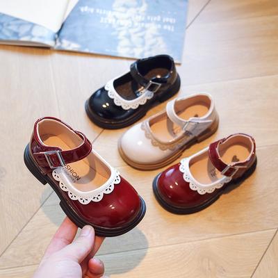 Sapatos de couro pequenos para meninas Outono Novo estilo princesa Sola macia antiderrapante Bebê Sapatos únicos Moda Crianças