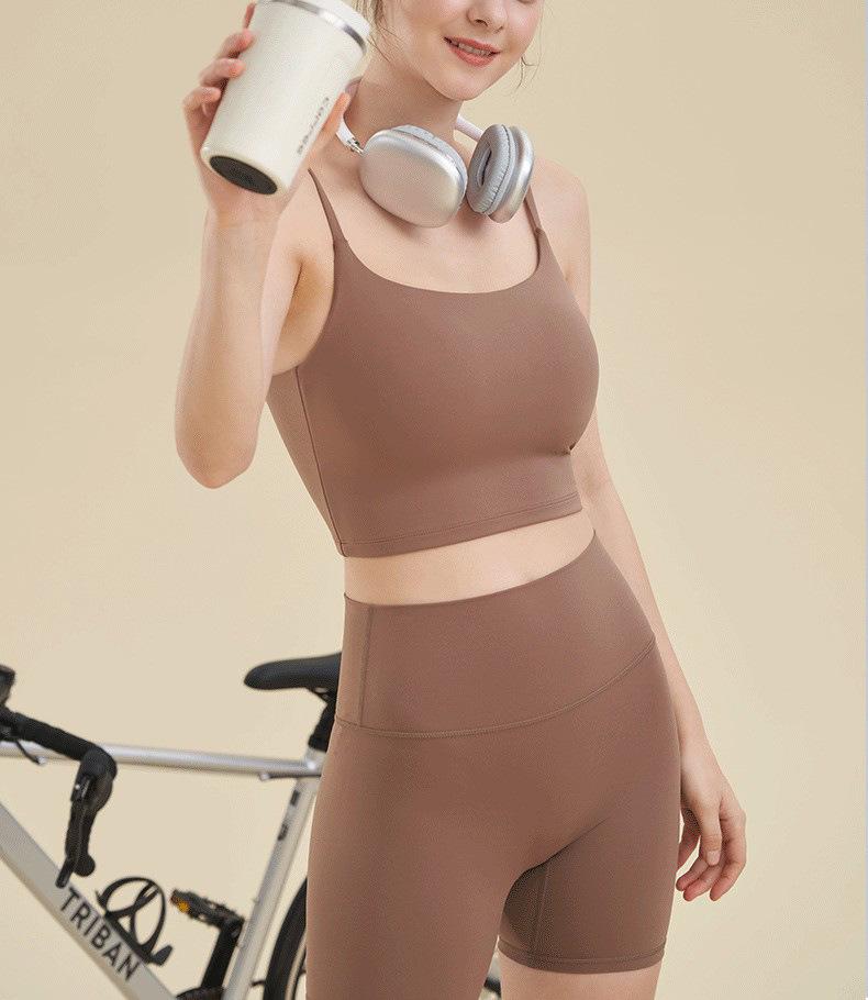 Damen Sommer Sport Tank Top mit integriertem Brustpolster, Schönes Rückendesign, Nacktes Gefühl, Stoßfeste Fitnessweste