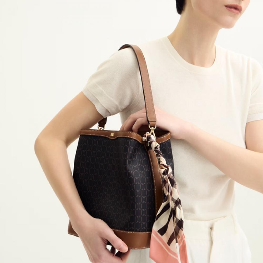 

Daks Brown Leather Dd Pattern Medium Bucket Bag Single option