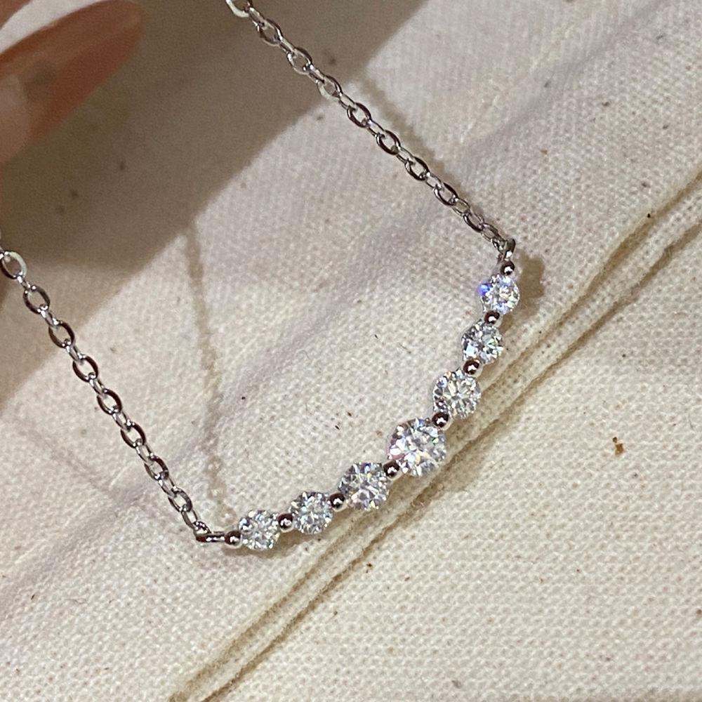 Sparkling Moissanite Diamond Necklace: Gold-Plated 925 Sterling Silver Pendant with Clavicle Chain