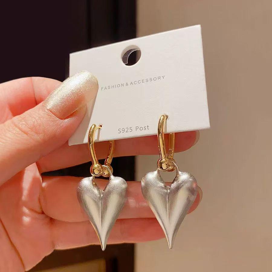 Fall/Winter Elegant Red Ankara Heart Earrings with Drip Glaze - Versatile, High-End Sophistication